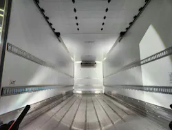 With the refrigerated truck body built from EcoNex composite panels, both interior and exterior walls are smooth and without excessive seams. With the refrigerated truck body built from EcoNex composite panels, both interior and exterior walls are smooth and without excessive seams.