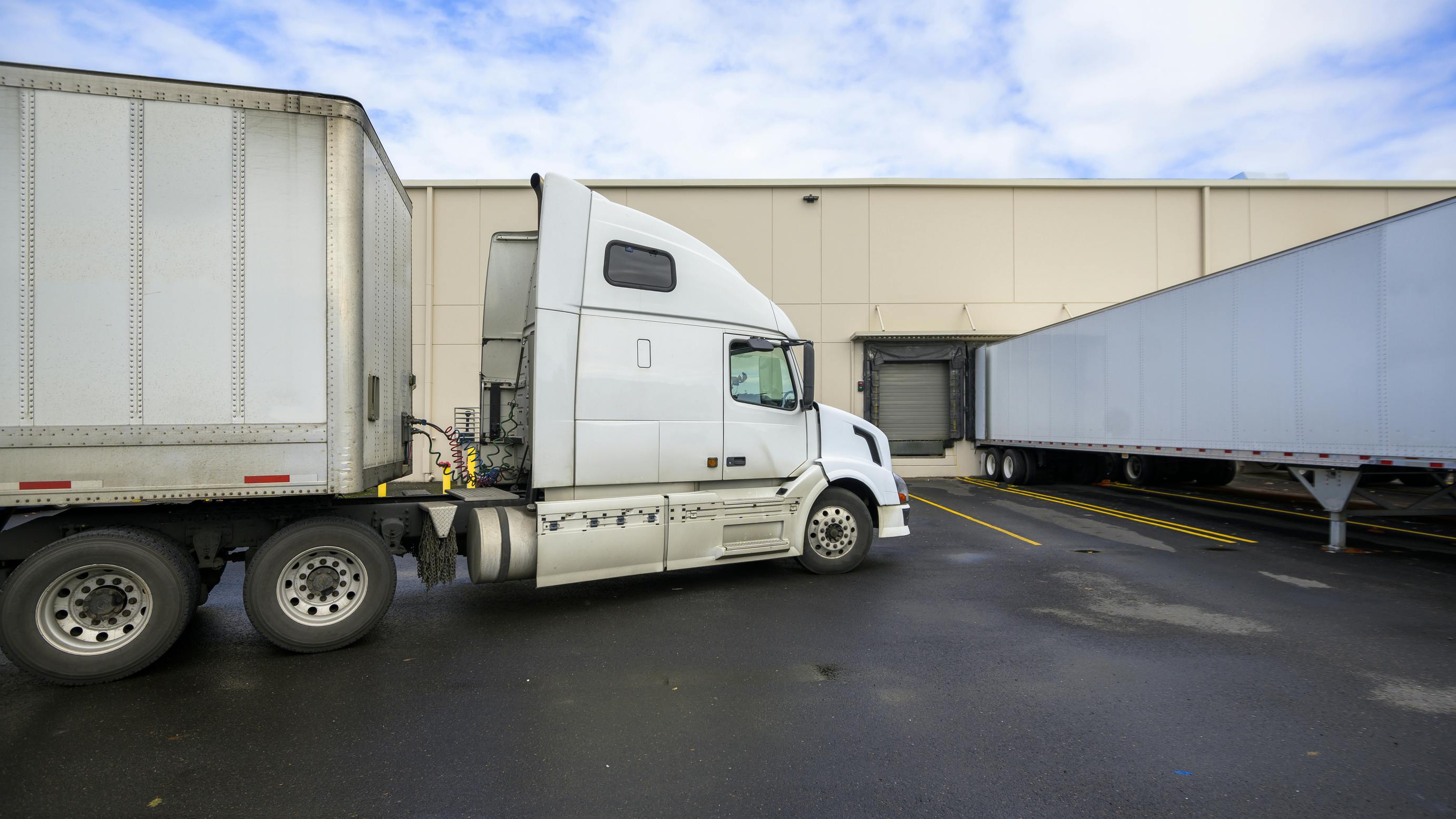 Impacts of the pandemic continue to plague the industry. Inflation has impacted the costs of labor, equipment, logistics services, and raw materials. Geopolitical unrest has disrupted trade routes, increasing transit times and shipping costs. This year has particularly challenge 3PL-shipper relationships.