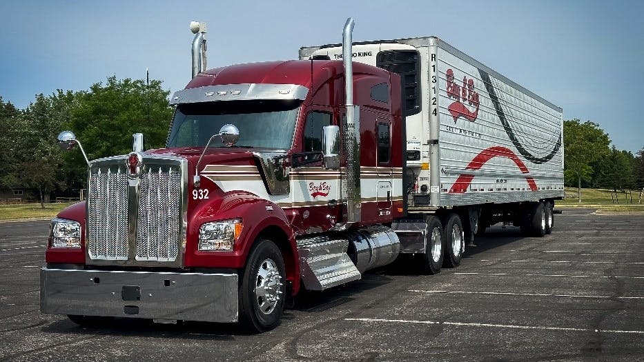 670695b3490ae076db58666f Bay Bay Reefer Truck