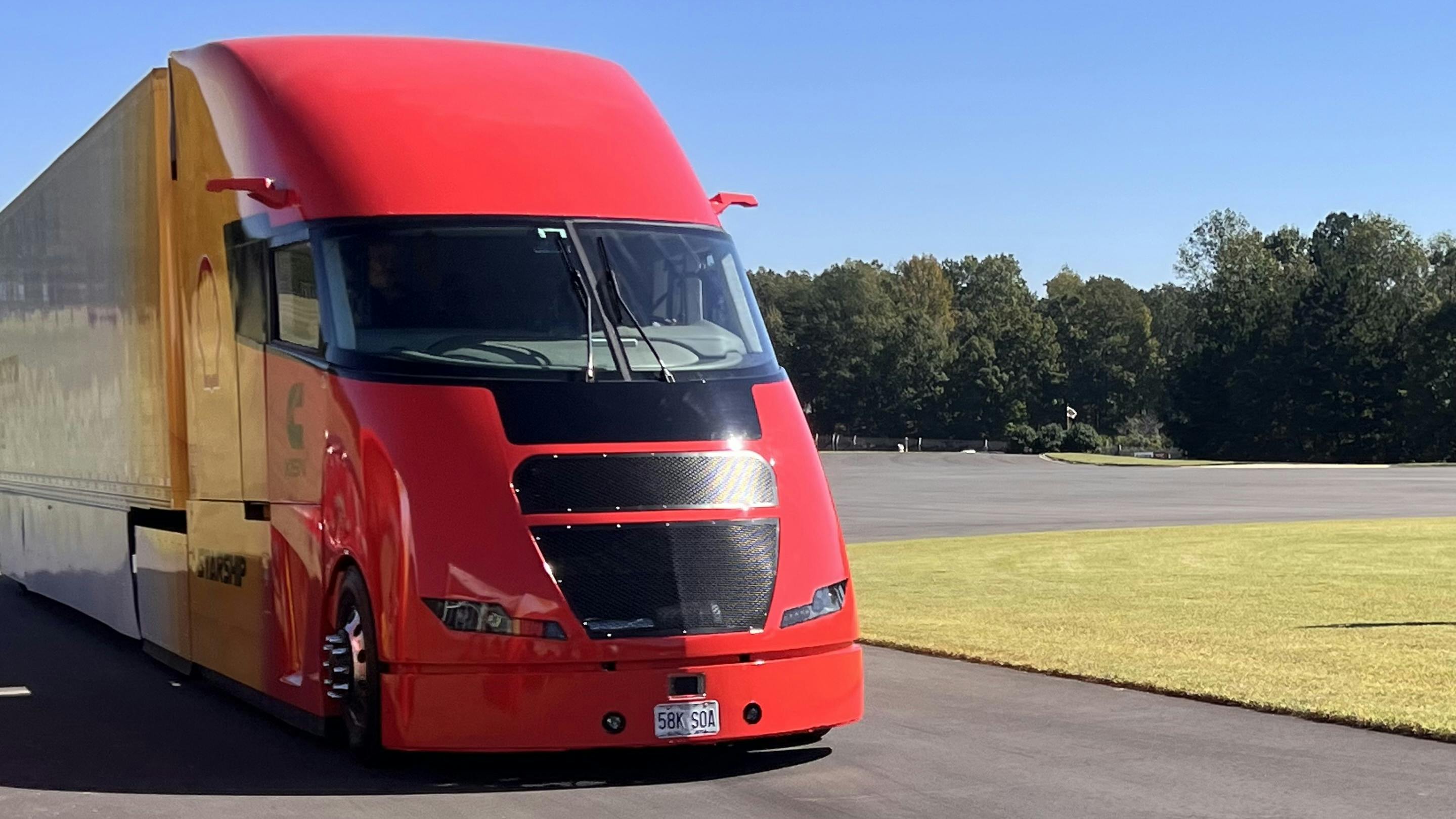 Shell Starship 3.0 surpassed the efficiency gains of its predecessors, achieving 2.542 times better freight ton efficiency on a ton-miles per gallon basis and 3.23 times better freight ton efficiency assessed on a ton-miles per kg of CO2e emitted basis.