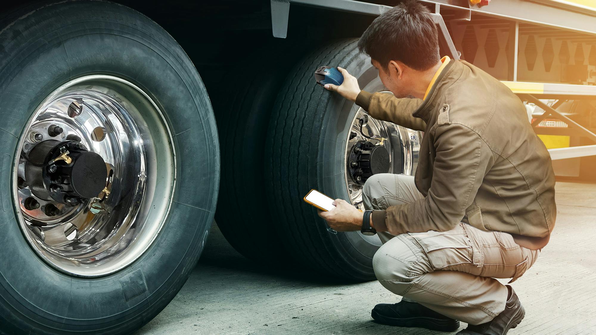 Aperia's laser-based handheld 3D tread scanner enables advanced tire service recommendations and maintenance insights through Halo Connect i3.