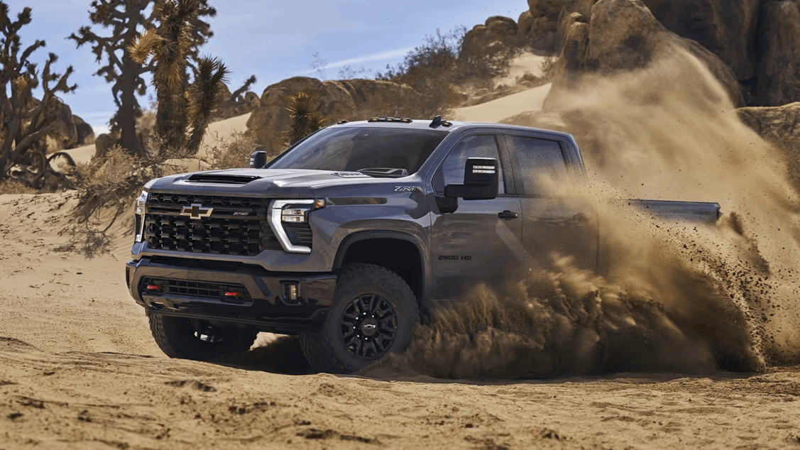 The Silverado HD series can tow up to 36,000 lb. and features a maximum payload of 7,237 lb. Like the Silverado 1500, the HD series is also available with the Chevrolet Multi-Flex Tailgate.