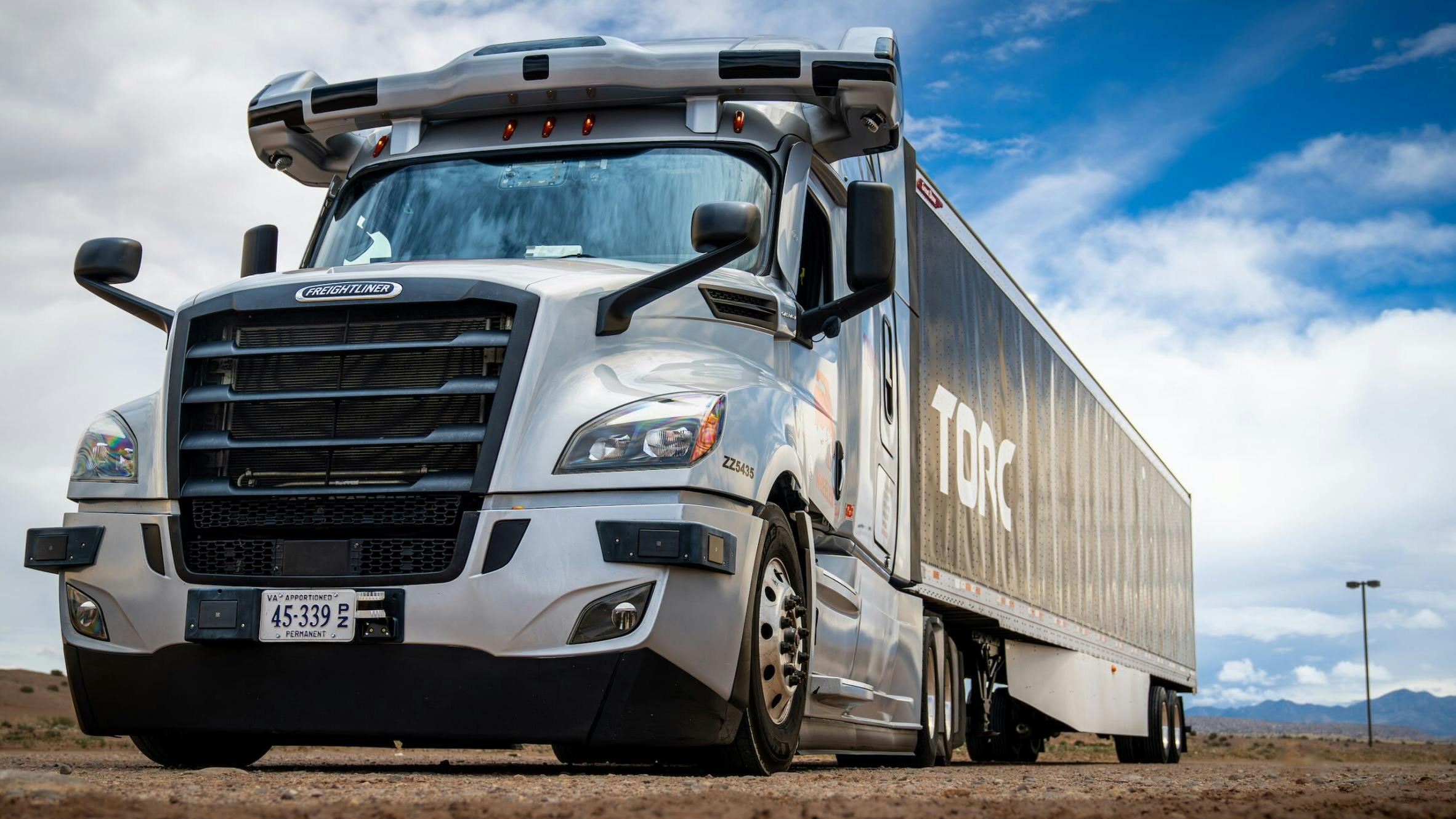 The Daimler Truck subsidiary reported this week that Torc Robotics&rsquo; autonomous truck technology achieved advanced validation trials using the new generation of Freightliner Cascadias on multi-lane closed courses.
