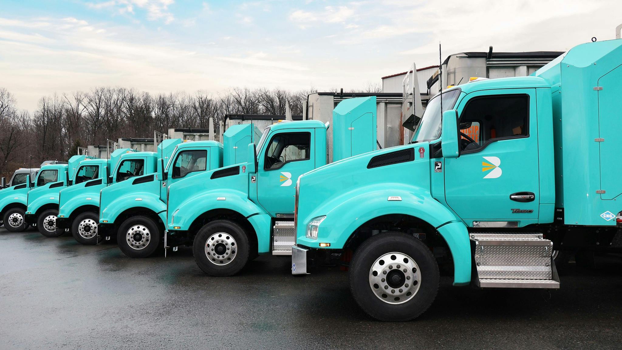 PacLease launches first CNG trucks with Cummins X15N engine for cleaner waste hauling
