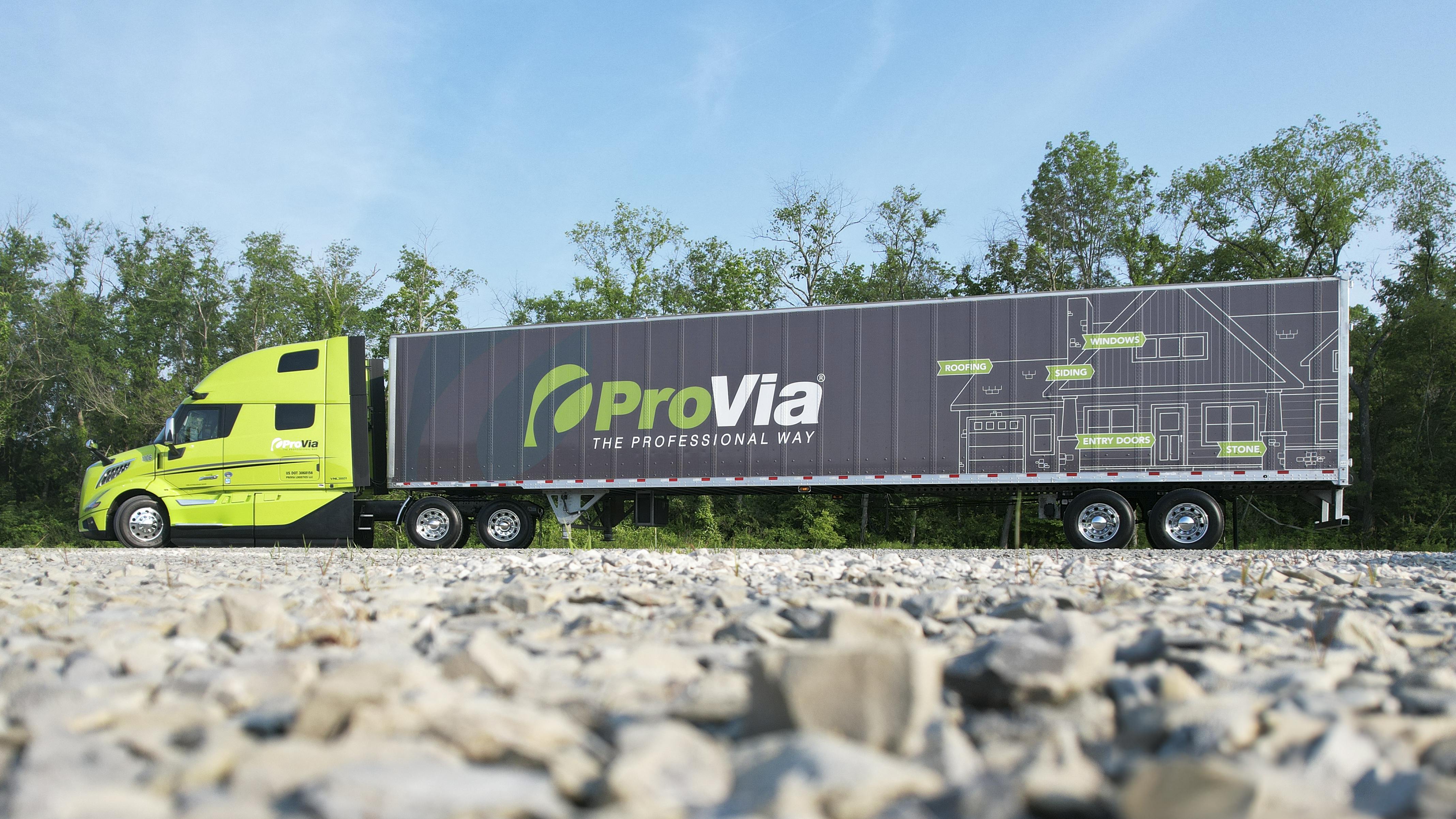 provia_logistics_tractor_trailer_dji_01423