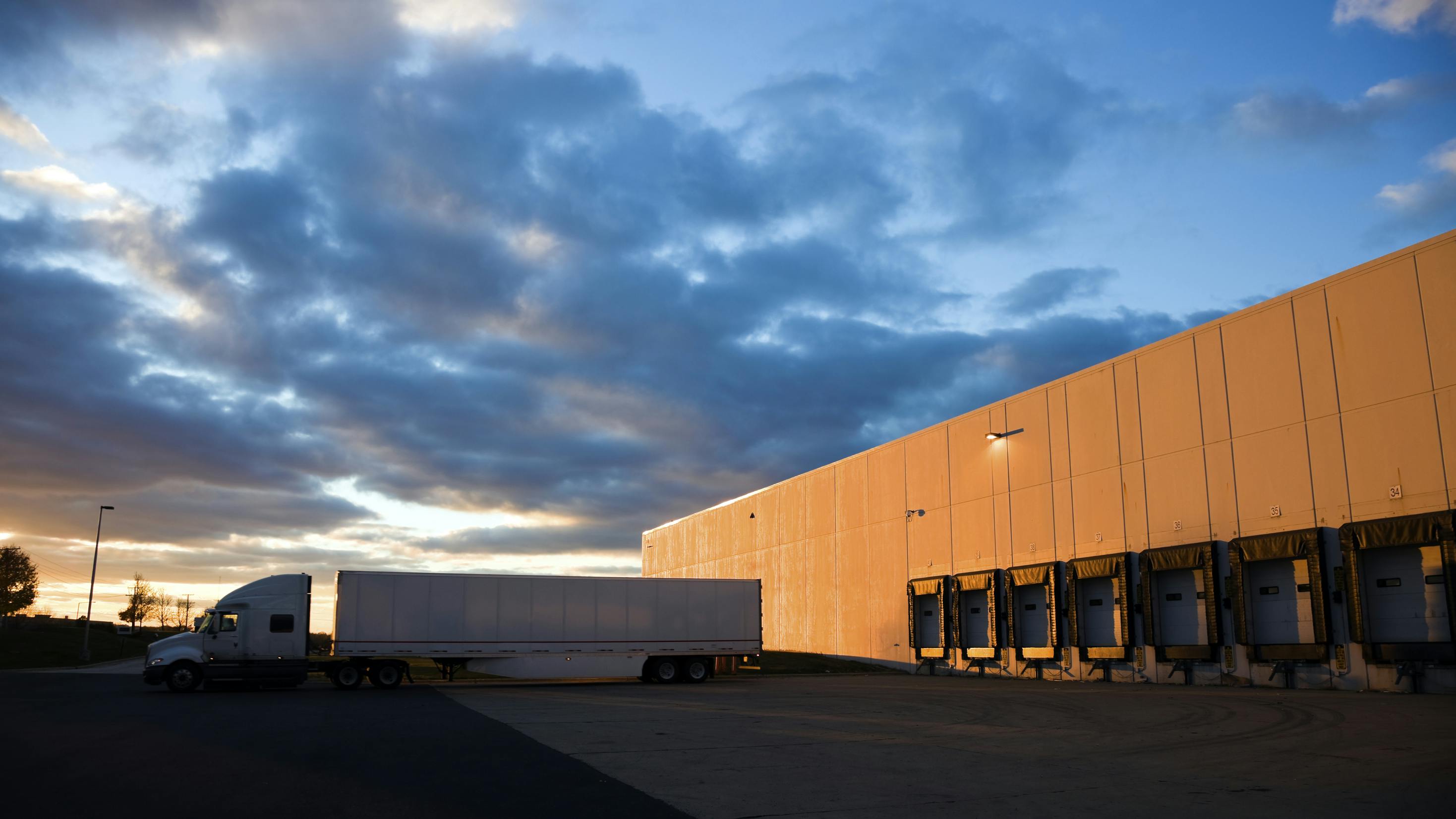 688cc92d9c7cb7e38e139e84 Dreamstime L 17048678