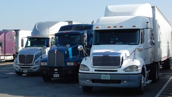 68c042a5ba8c7fb390b05c70 Trucks Cr Fo