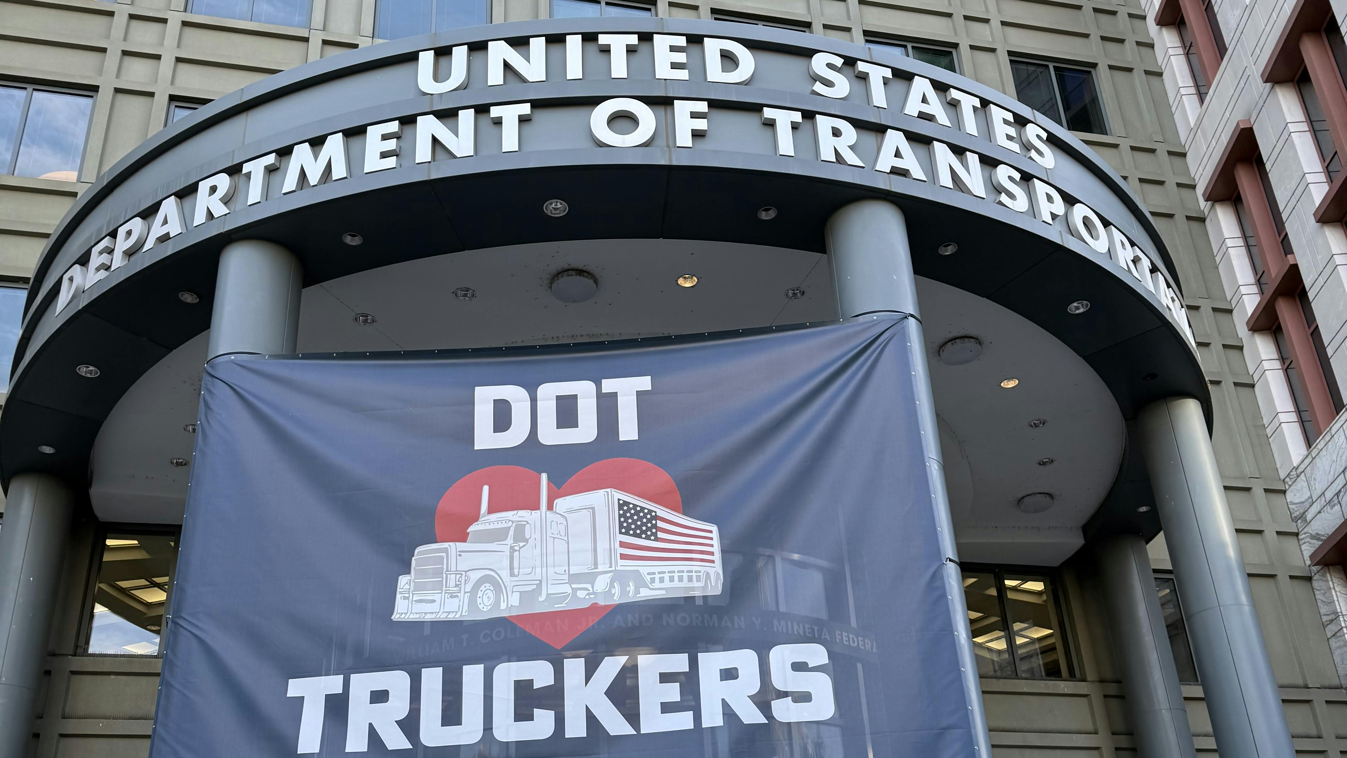 DOT hearts Truckers banner