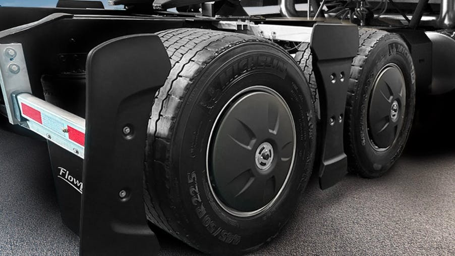 FlowBelow Aero announces universal bracketry for Tractor AeroKit with Flex Fairing to broaden use for refrigerated trucks