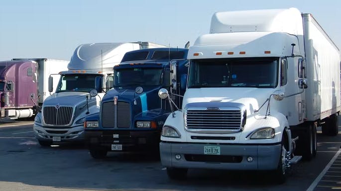 69815d86a7f5cacd89ee7427 Trucks Cr Fo