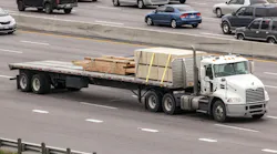 Dry van and refrigerated spot rates fall while flatbed rates show modest gains week over week Dry van and refrigerated spot rates fall while flatbed rates show modest gains week over week