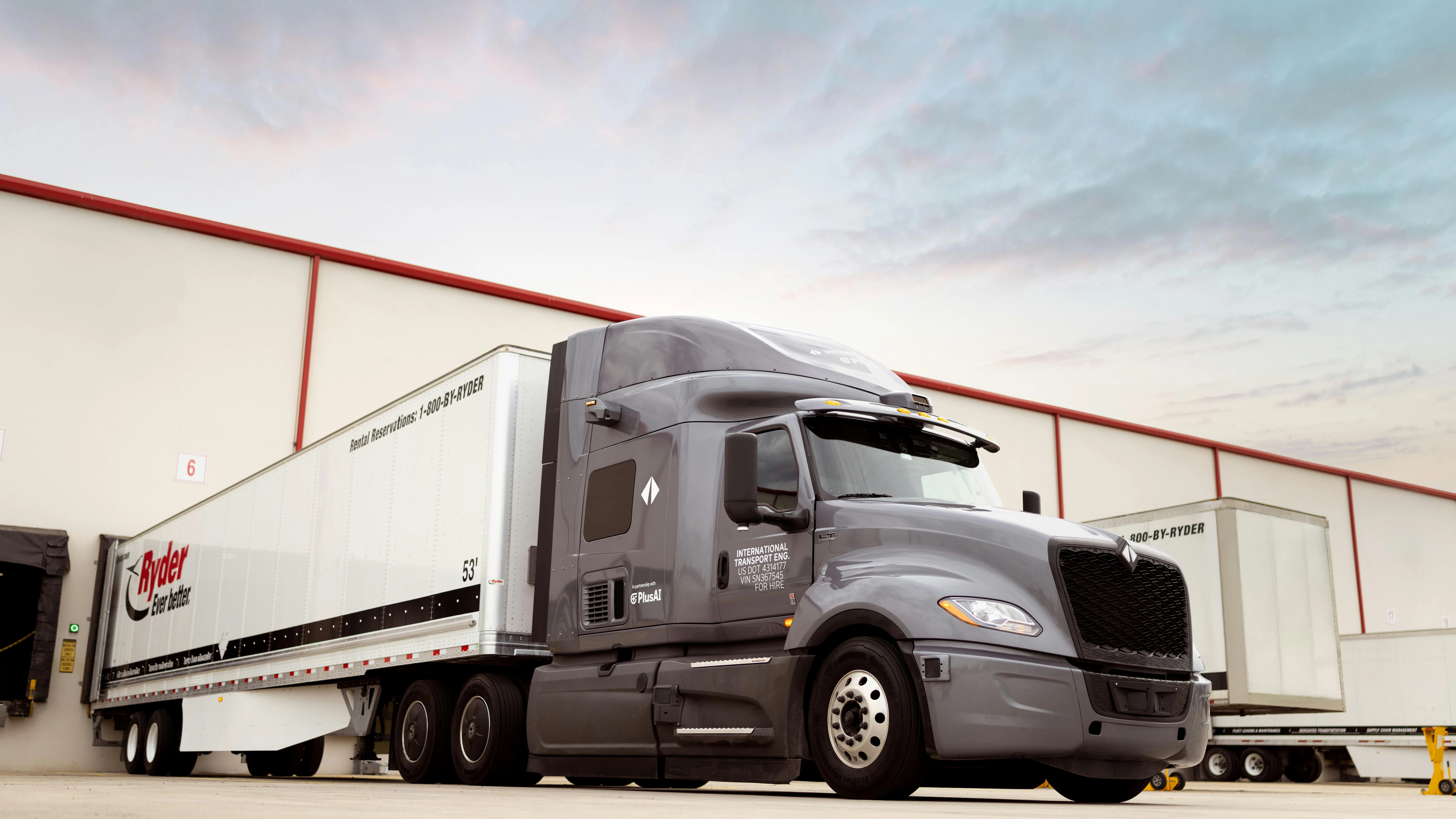 Autonomous International LT with Ryder trailer