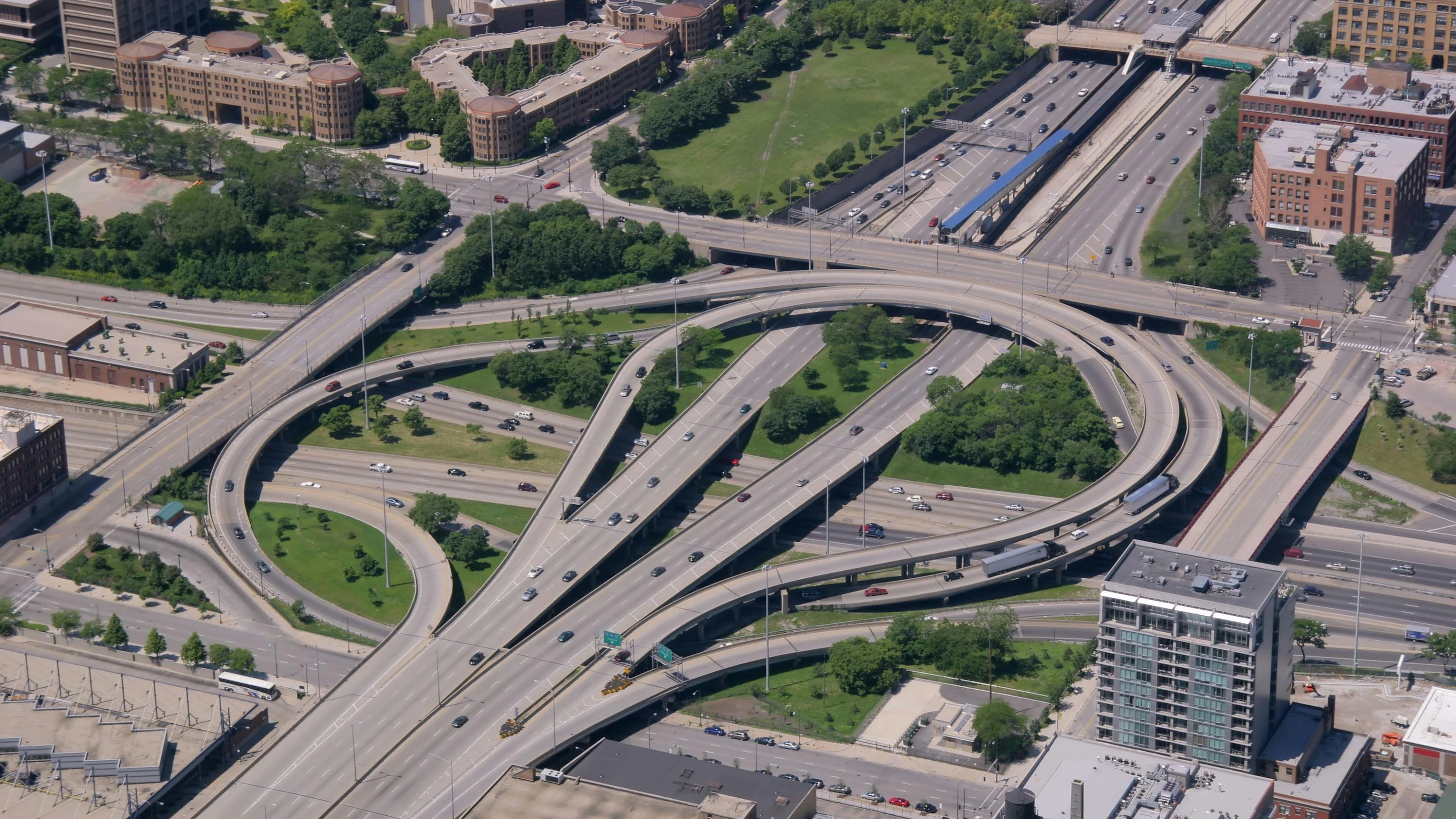 How fleet management strategies reduce traffic congestion costs