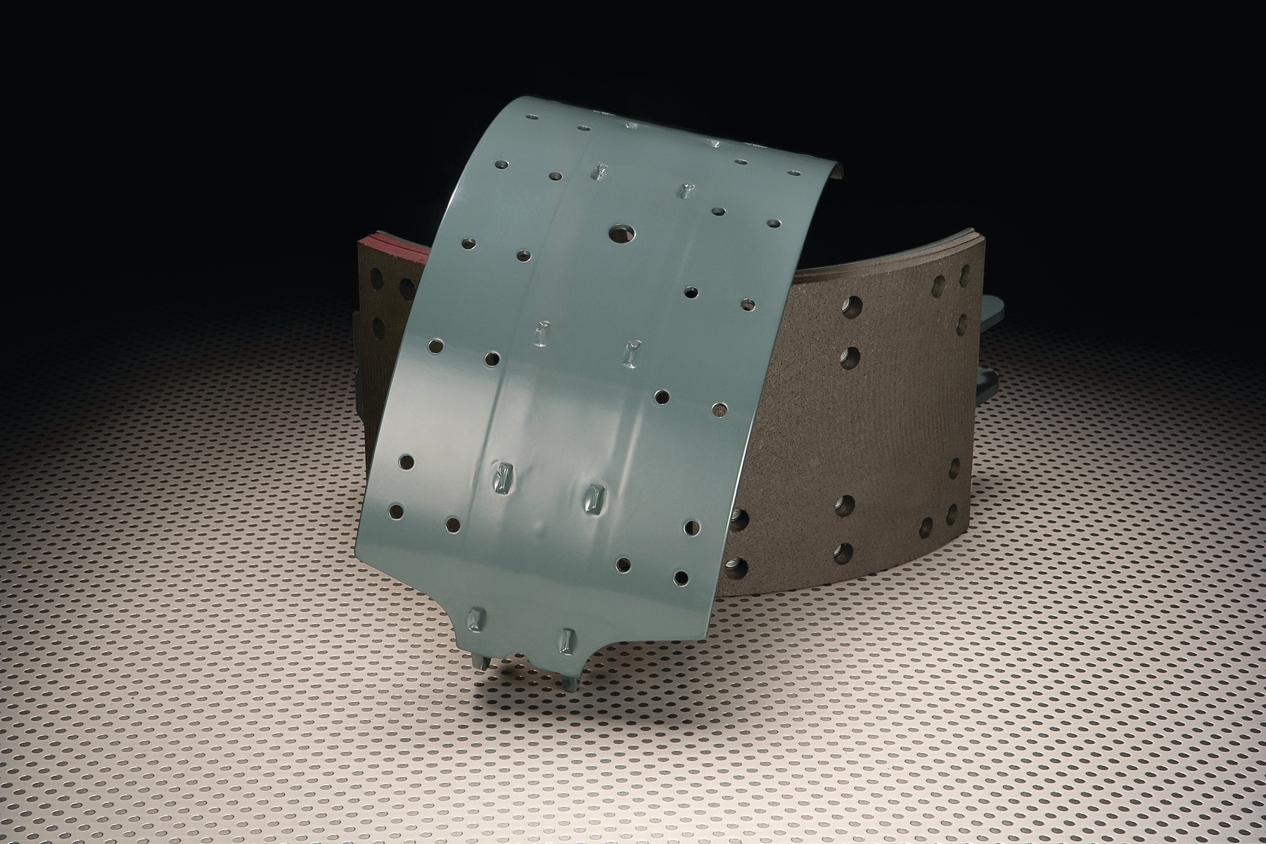 Remanufacturedbrakeshoeswithplatinumshieldcoating 10130336