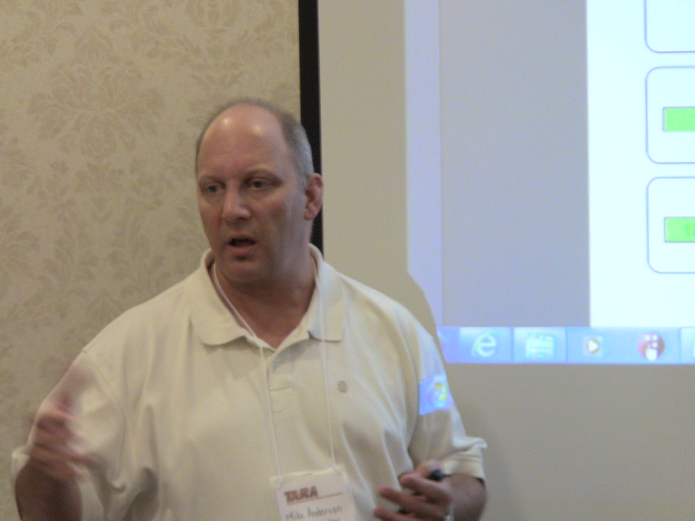 Mike Anderson of Collision Advice speaks to the spring meeting of the Truck frame and Axle Repair Association (TARA).