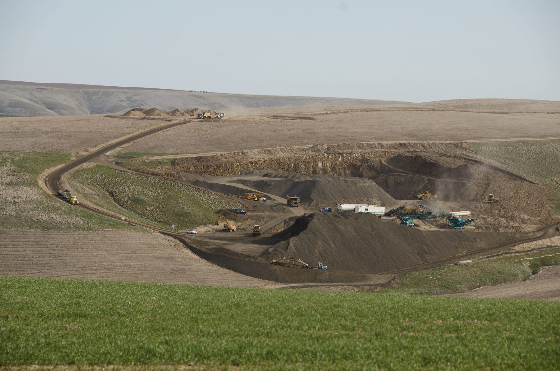 To better coordinate the activities of its fleet operations and maintenance shops separated by more than 2,500 miles of Pacific Ocean and spread out over a vast area, plus improve vehicle maintenance scheduling and servicing, general construction contractor Goodfellow Brothers implemented a vehicle telematics solution.