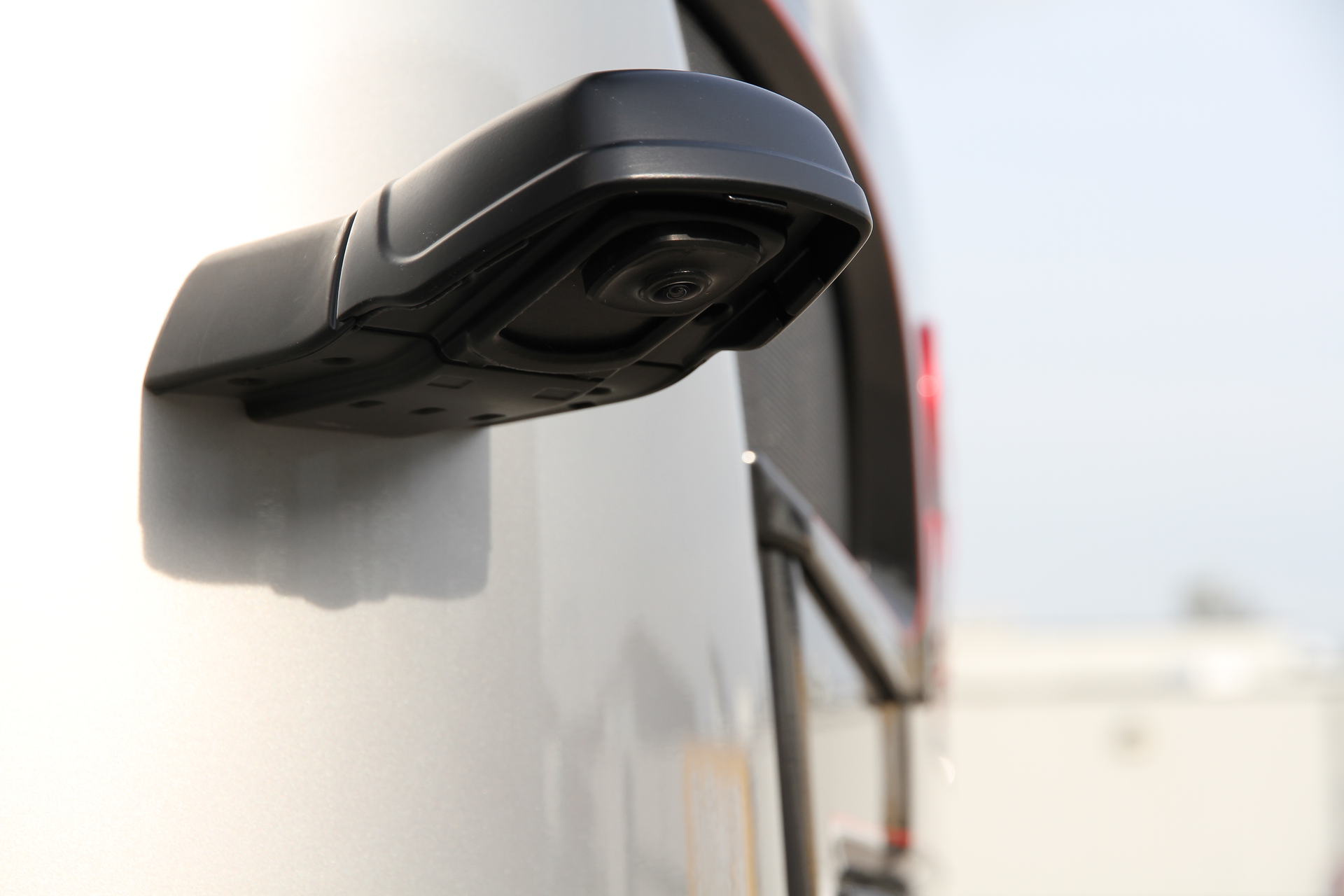 Orlaco CornerEye mounted on cabin 5671adf74c500