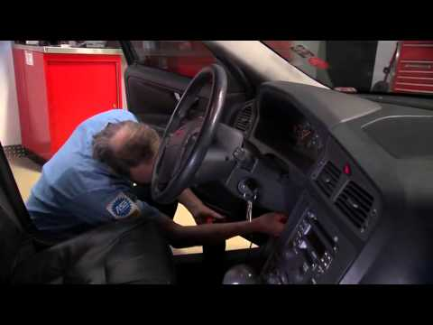 VIDEO: Snap-on Lithium Ion Compact Engine Starter