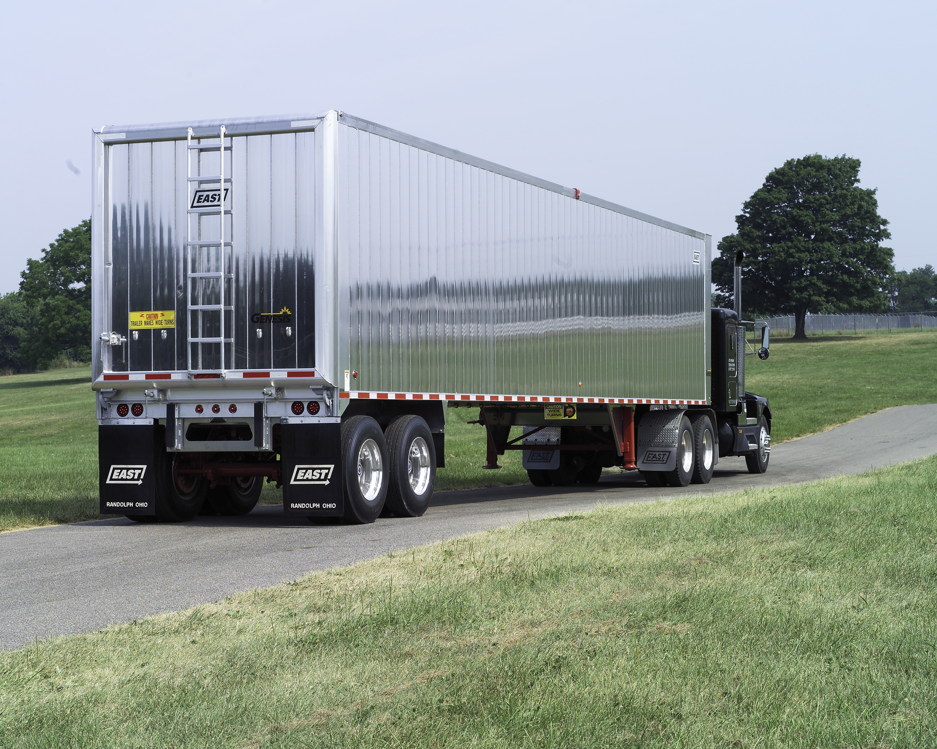 Among the checkpoints for maintaining transfer trailers are inspecting for any apparent damage &ndash; particularly wear or punctures in the floor and sidewalls &ndash; and making sure tailgate latches open and close properly.