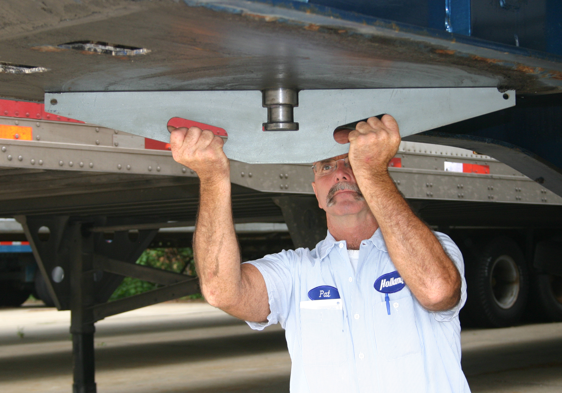 Figure 1. Check upper coupler plate flatness.