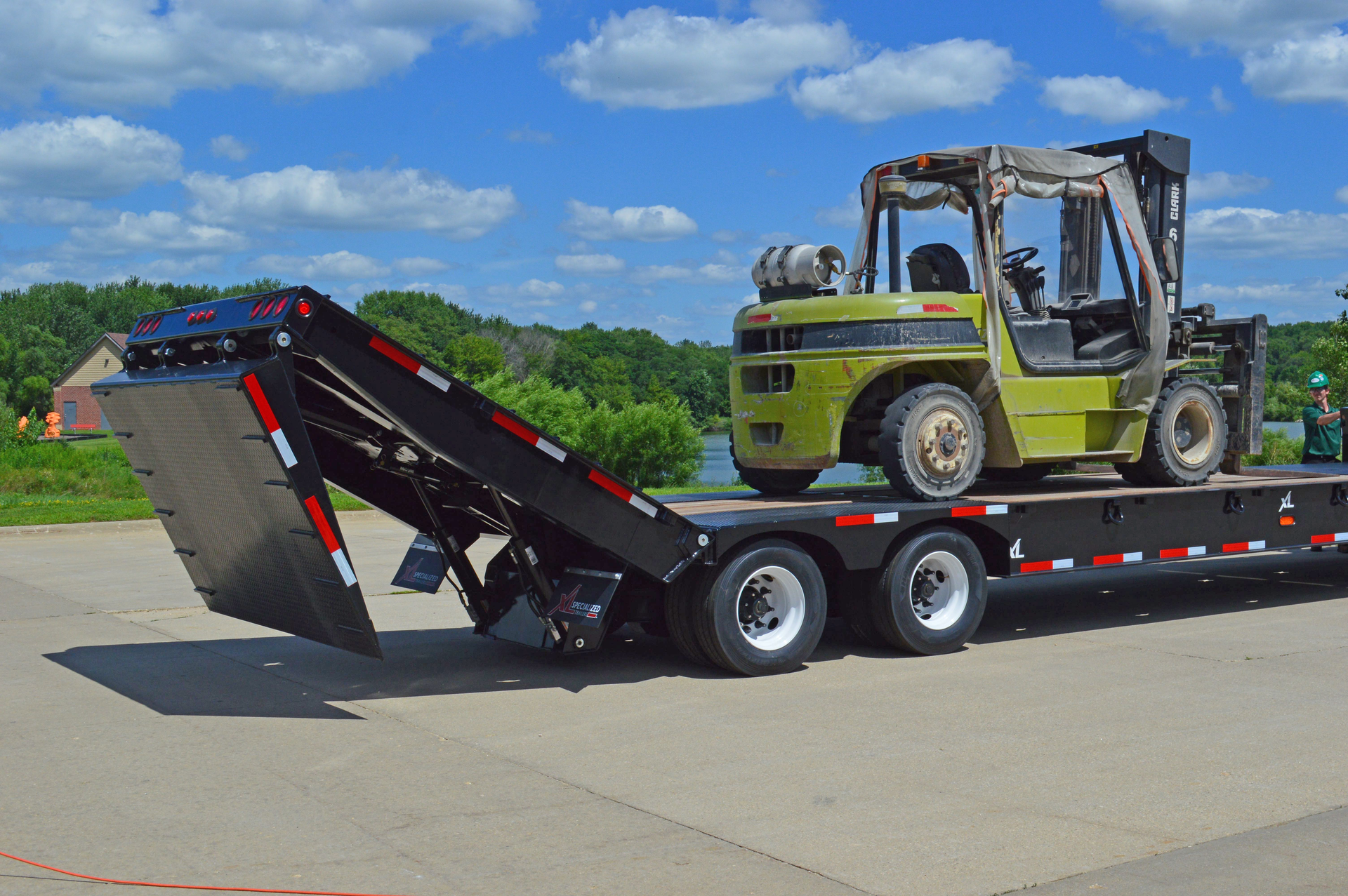 Xl Specialized Trailers Xl 80 Power Tail Trailer 57db08fe9b3a8
