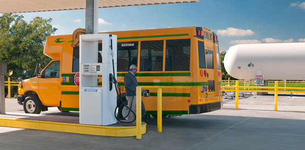 Thumbnail School Bus Propane Fueling 600x295 57ed36aa91392