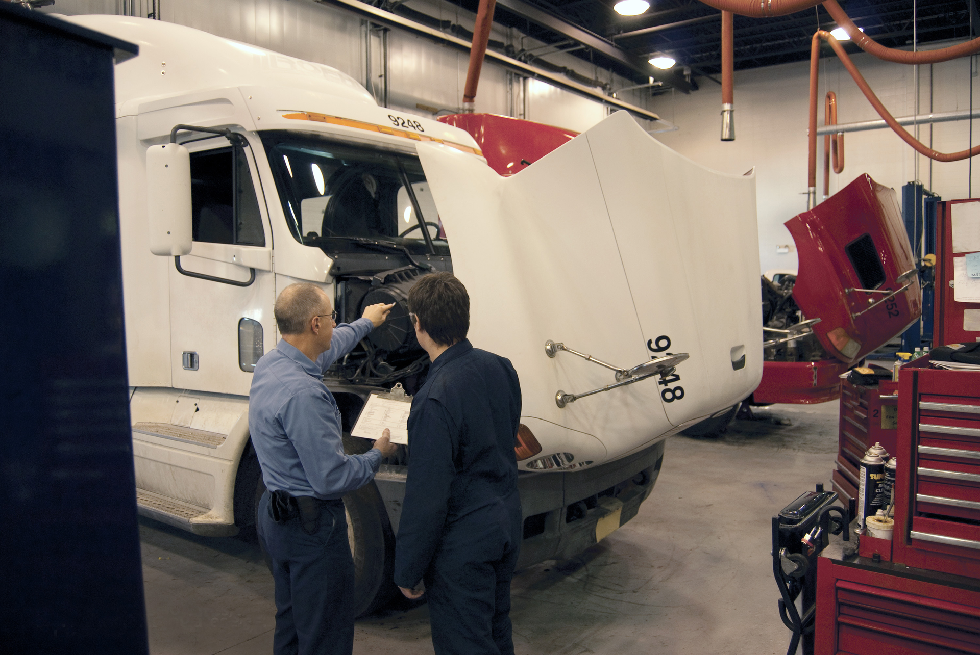 Although loathed by managers and technicians alike, when done with care and understanding, performance evaluations provide an opportunity to focus on work activities, objectives and goals; identify and correct existing problems; and encourage better performance of both the technician and the organization going forward.