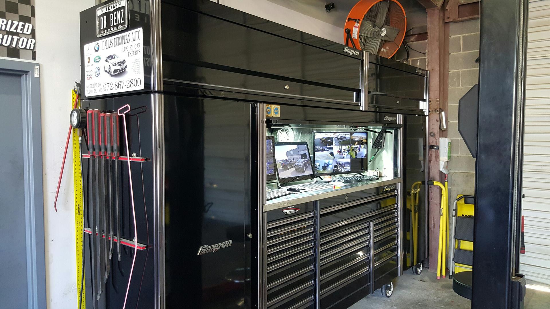 Robert McGullam's 84' Snap-on EPIQ features a main box with 23 drawers, a hutch, two side lockers and two top cabinets.