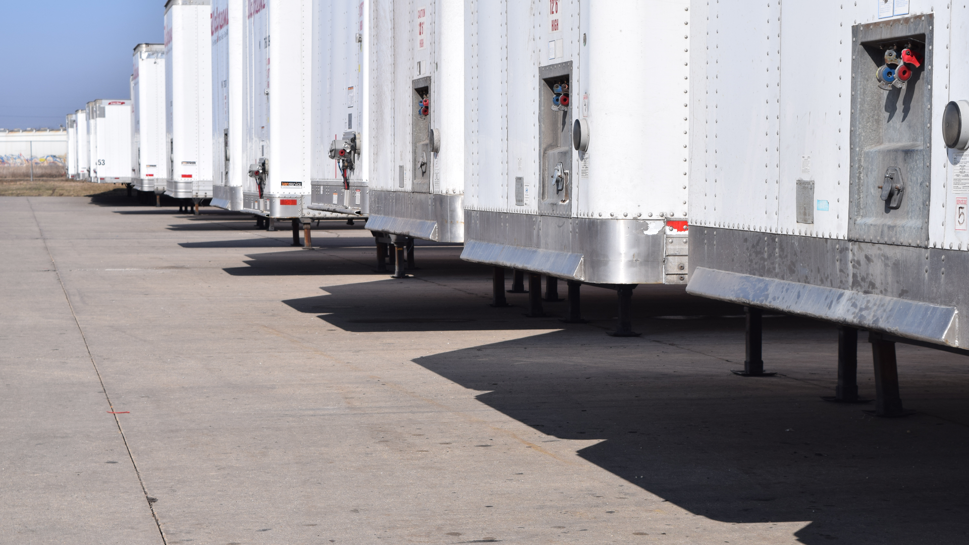 Equipment and component requirements differ by facility location. Due to higher levels of corrosion in this Wisconsin-based location, trailers are outfitted with a galvanized frame and cross members to help combat this issue.