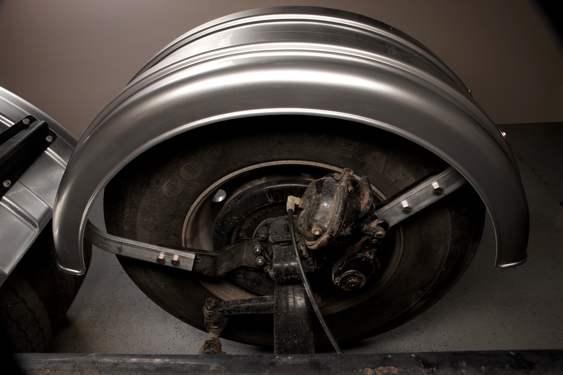 Minimizer Steerable Axle Fender Bracket Kit