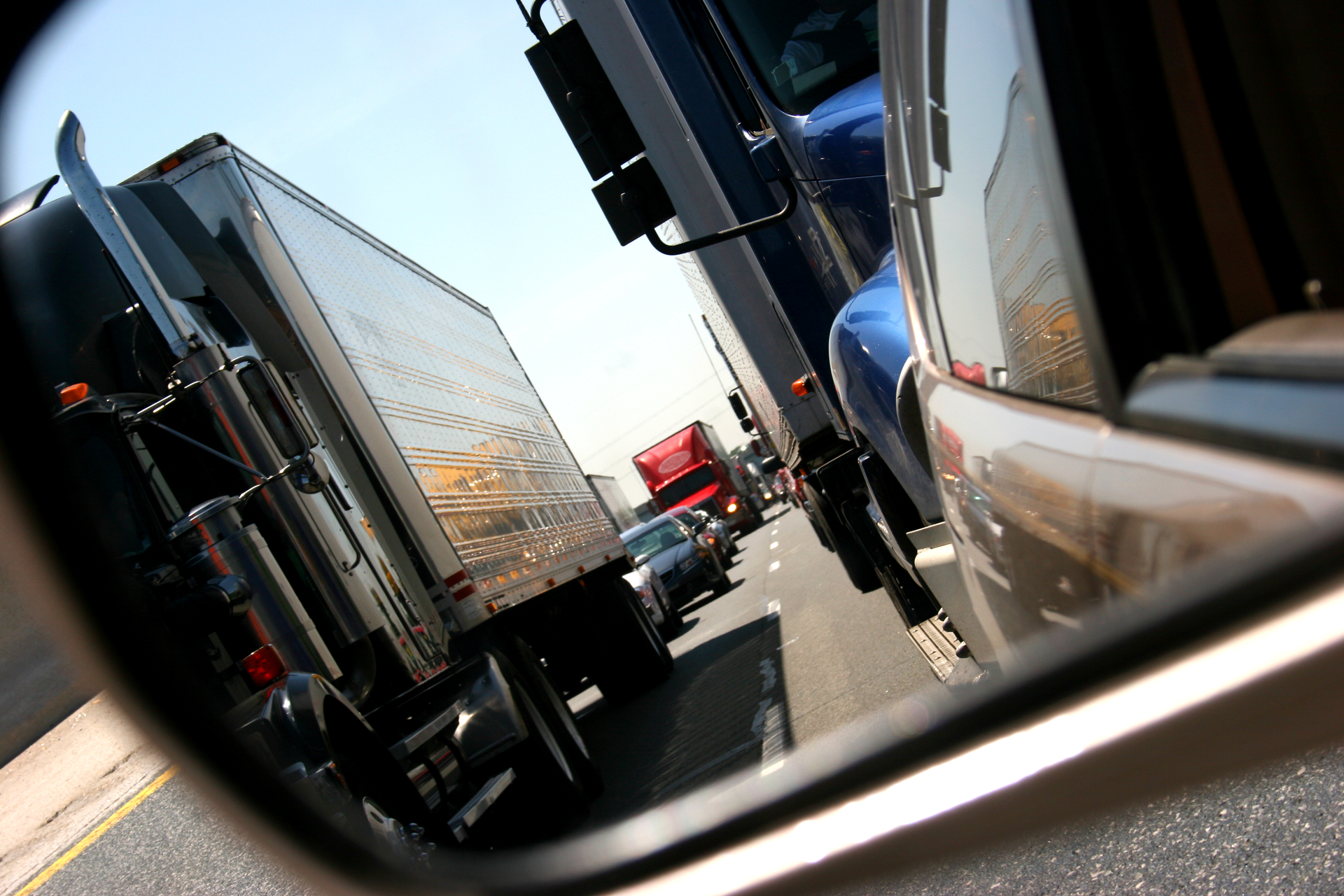 With reductions in stopping distance, easier and faster maintenance procedures, fewer replacements with longer pad service life and rotor service life, and flexibility in terms of their specification, it is clear why fleets have continued to adopt air disc braking systems.