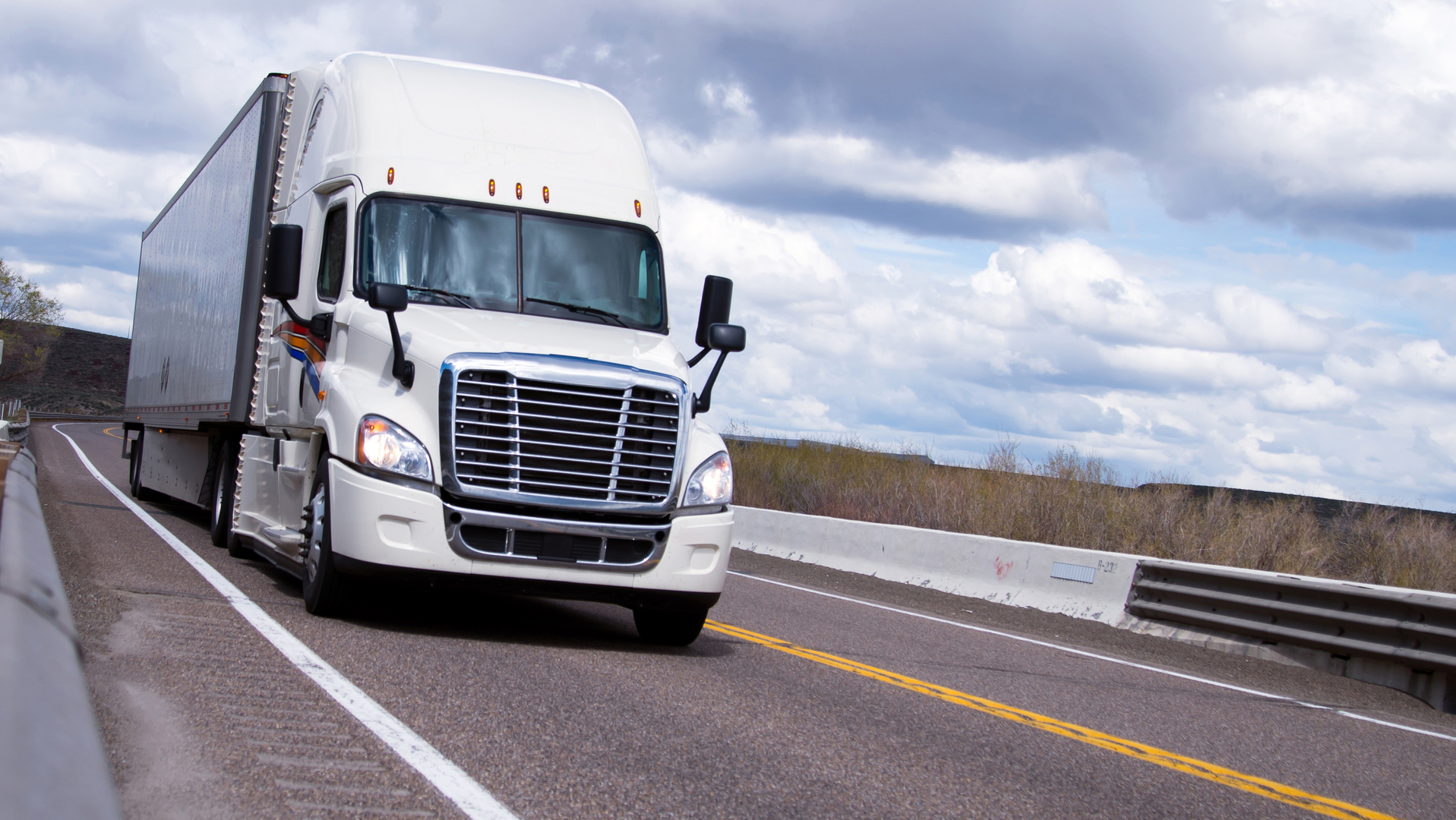 White Truck 72813043 Vitpho Dreamstime