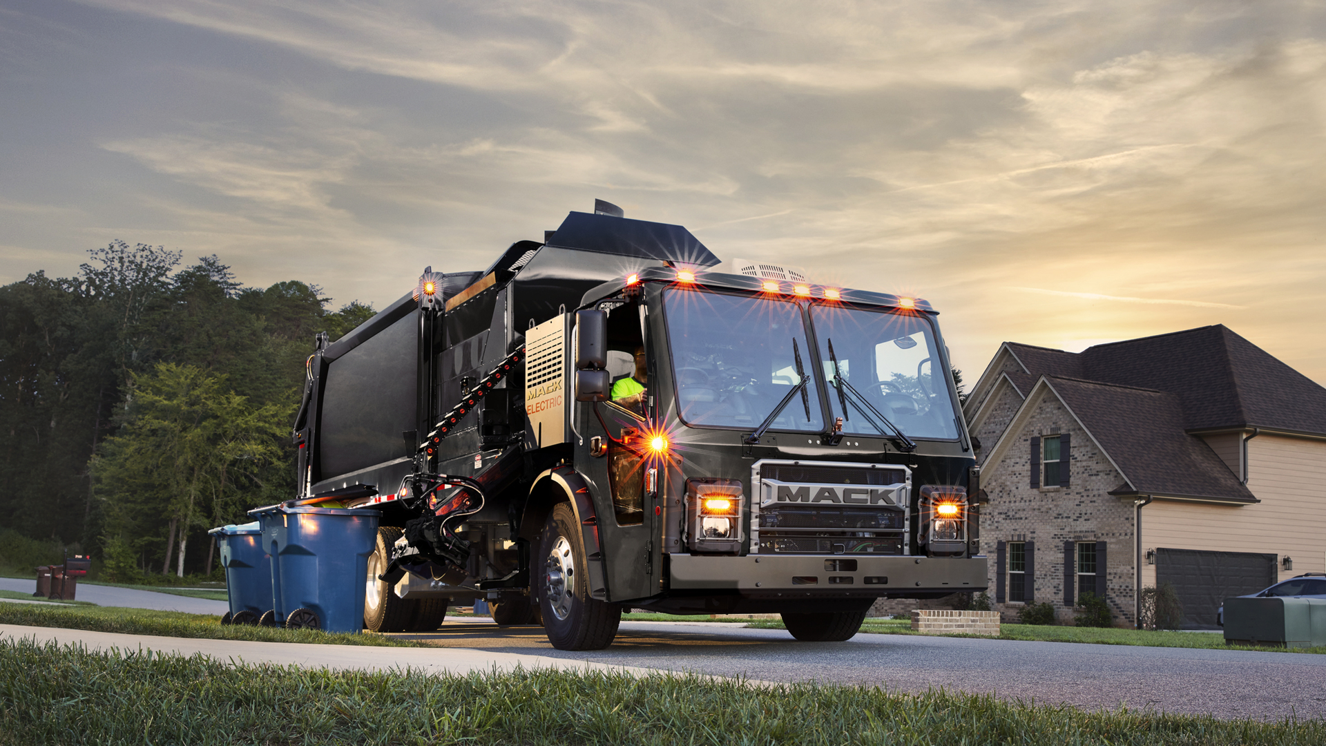 220407 Mack Lr Electric Model