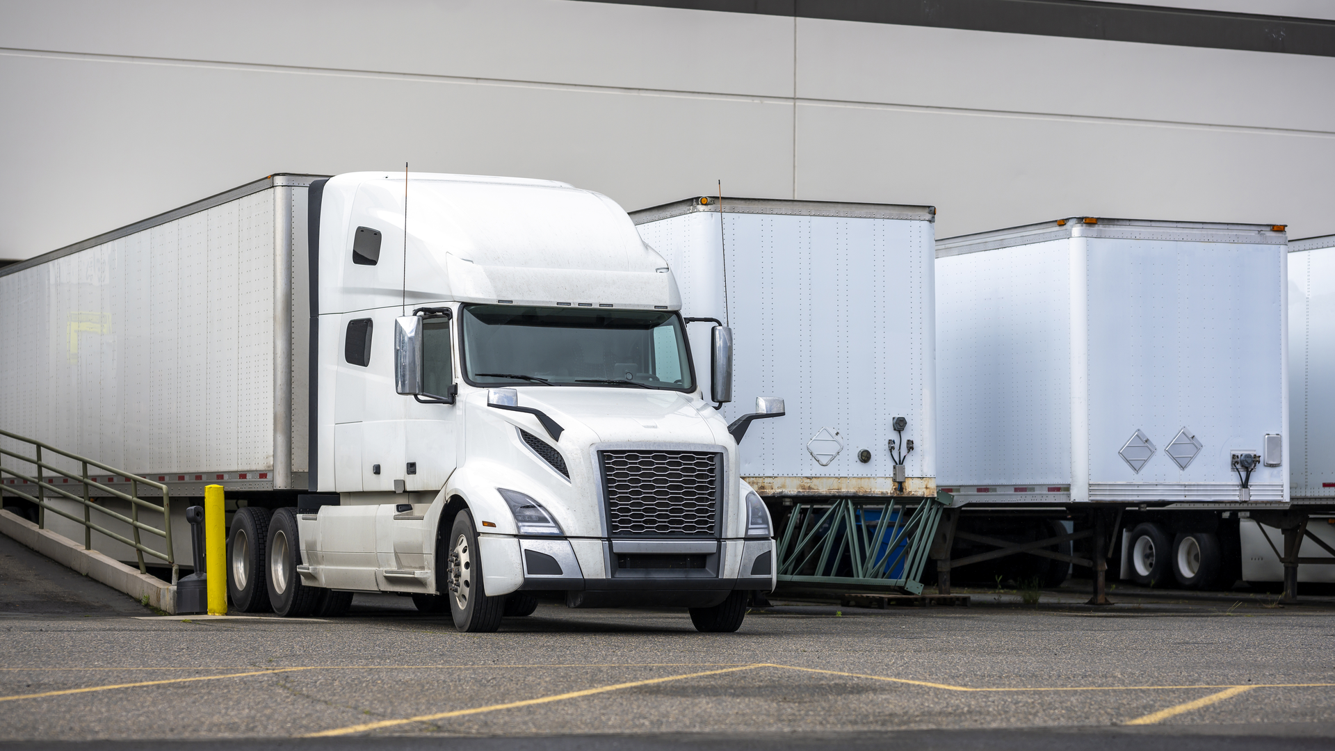 Trucks Docks Dreamstime Xl 188129756 62baeb1254b84
