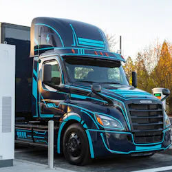 Freightliner customers have been making deliveries in two all-electric vehicles, the eM2 box truck and eCascadia Class 8 truck (pictured), in conjunction with two pilot programs, Innovation Fleet and Customer Experience Fleet. Fleet maintenance facilities looking to service BEVs do need to think about on-site charging infrastructure. Freightliner customers have been making deliveries in two all-electric vehicles, the eM2 box truck and eCascadia Class 8 truck (pictured), in conjunction with two pilot programs, Innovation Fleet and Customer Experience Fleet. Fleet maintenance facilities looking to service BEVs do need to think about on-site charging infrastructure.