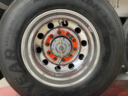 SKF’s TraX wheel-end monitroing solution integrated with Drōv’s AirBoxOne Smart Trailer solution. SKF’s TraX wheel-end monitroing solution integrated with Drōv’s AirBoxOne Smart Trailer solution.