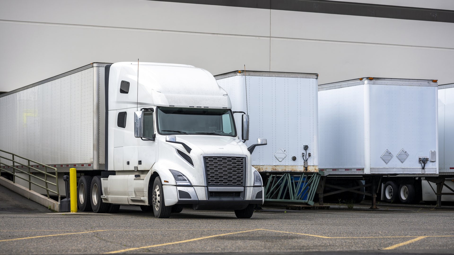 Trucks Docks Dreamstime Xl 188129756 63b42d51ef708