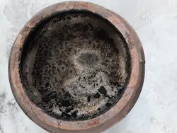 Visible soot on the outlet side of a DPF is an indication of internal cracking. When this is the case, the DPF should be replaced. Visible soot on the outlet side of a DPF is an indication of internal cracking. When this is the case, the DPF should be replaced.