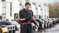 Hand tools can lose calibration due to several factors, from general wear to environmental conditions. Hand tools can lose calibration due to several factors, from general wear to environmental conditions.