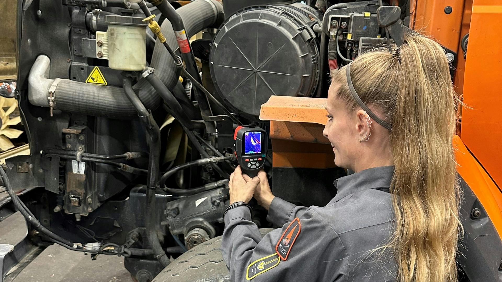 Missy albin using the thermal imaging camera