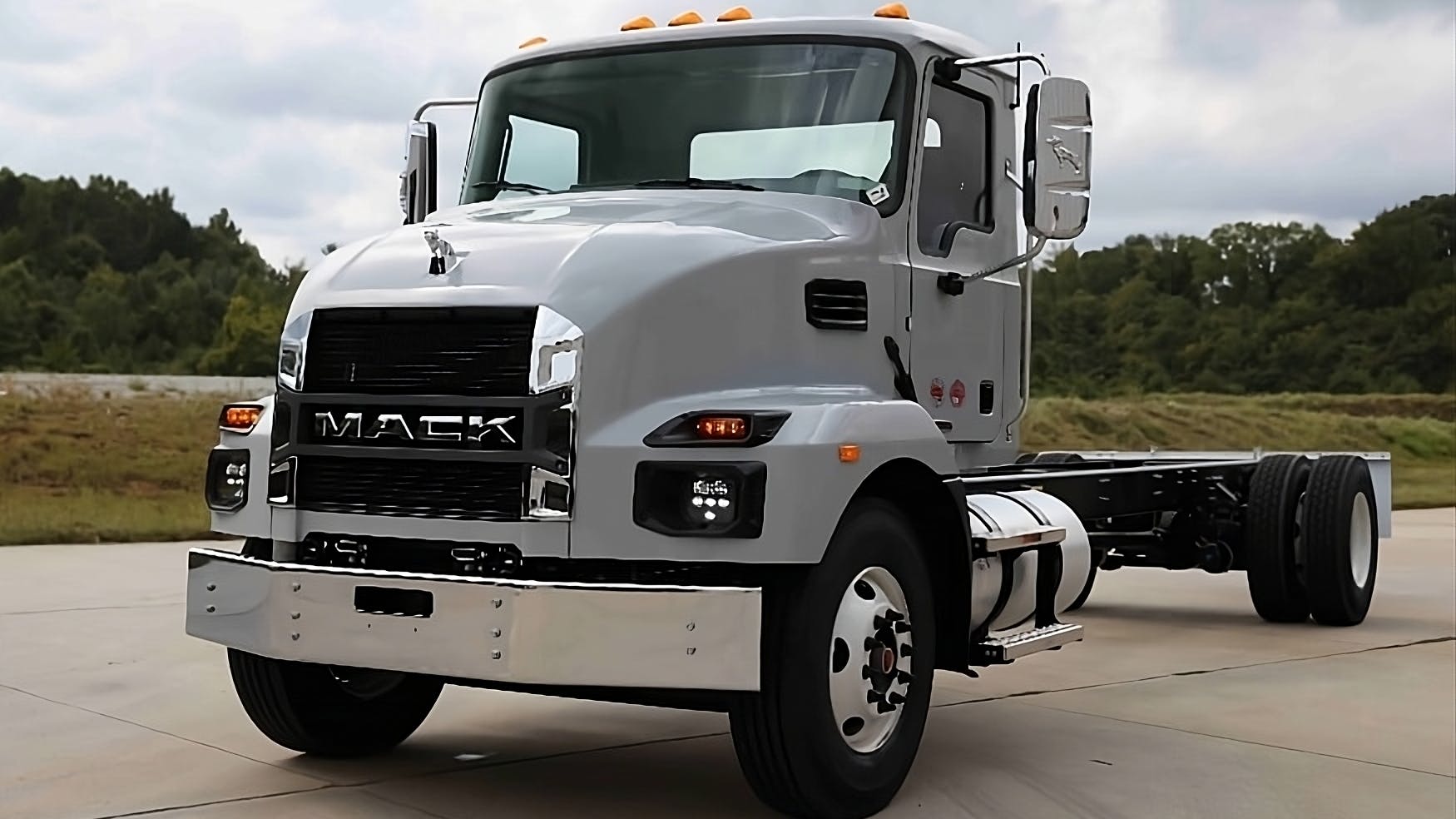 20250320__mack_trucks_adds_23000pound_rear_axle_an Bigger