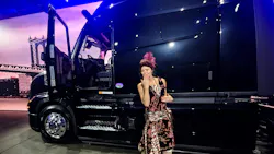 67f930bbf4bad93082105bdf Fapper Kiss Mack Pioneer 67f930bbf4bad93082105bdf Fapper Kiss Mack Pioneer