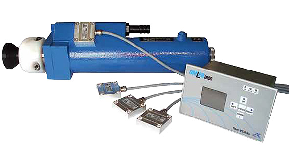 The Thor vibratory data processing system shown with the sensors that link it to the RB2000 hammer device