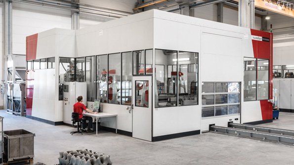 The VX4000 that anchors voxeljet Americarsquos service operation in Michigan offers a 4000x2000x1000mm build envelope for continuous 3D printing of sand molds and cores a space that is comparable in size to a VW Golf