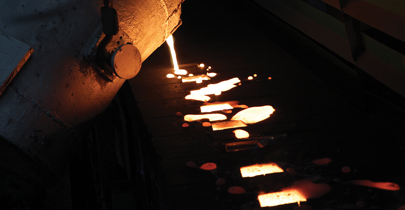 High binder levels, lack of mold permeability, and poor gating practices may initiate gas-porosity defects during pouring and molding.