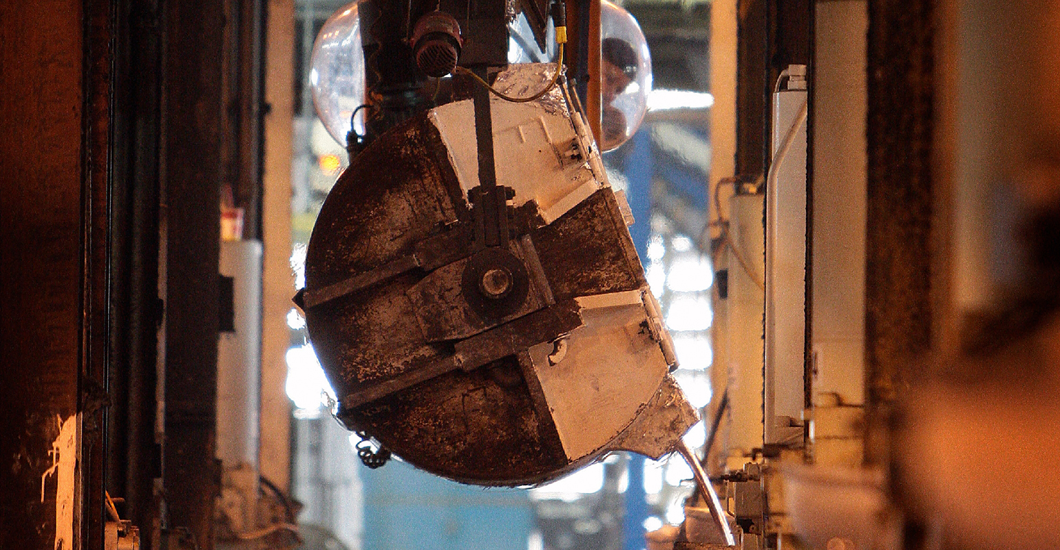 Pouring molten aluminum at Stellantis Kokomo Casting, Kokomo, IN.