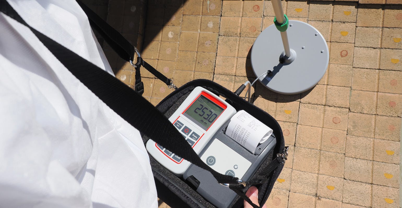 The BrickCheck system includes a control unit, measuring probe, and connecting cable, and is powered by three AA batteries for up to 150 hours.