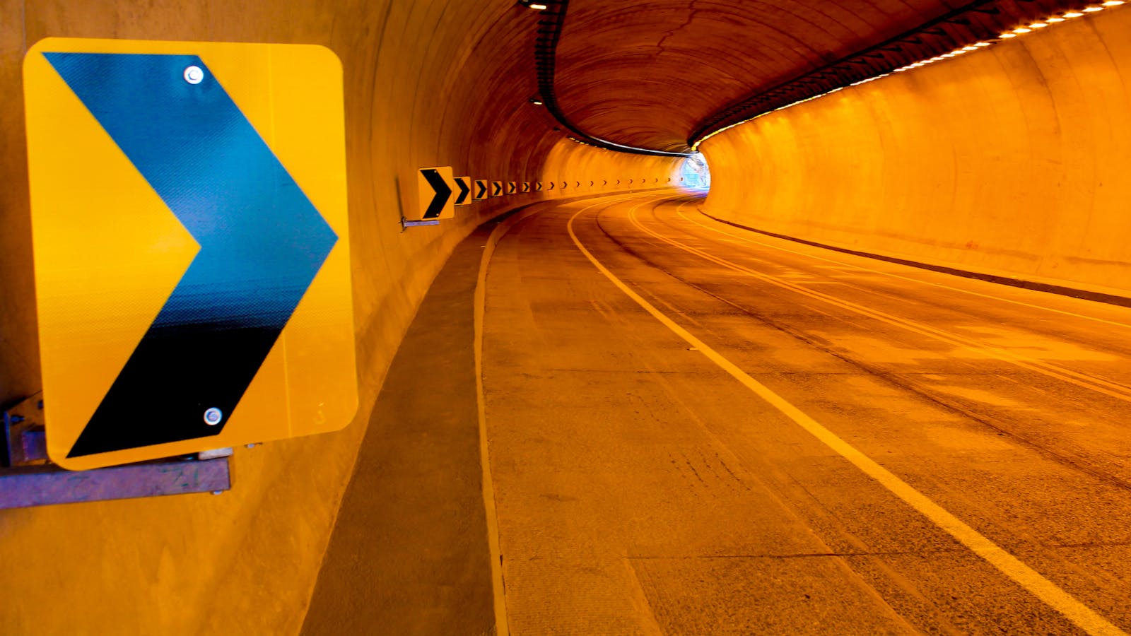 highwaysignage48045713francisco_andioladreamstime