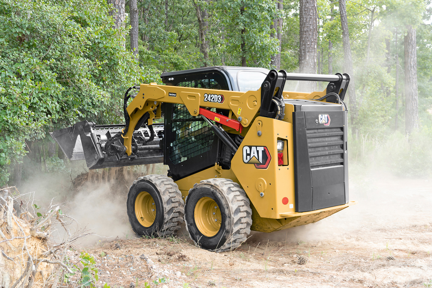 CATERPILLAR ROLLS OUT NEW CAT® D3 SERIES SKID STEER AND COMPACT TRACK