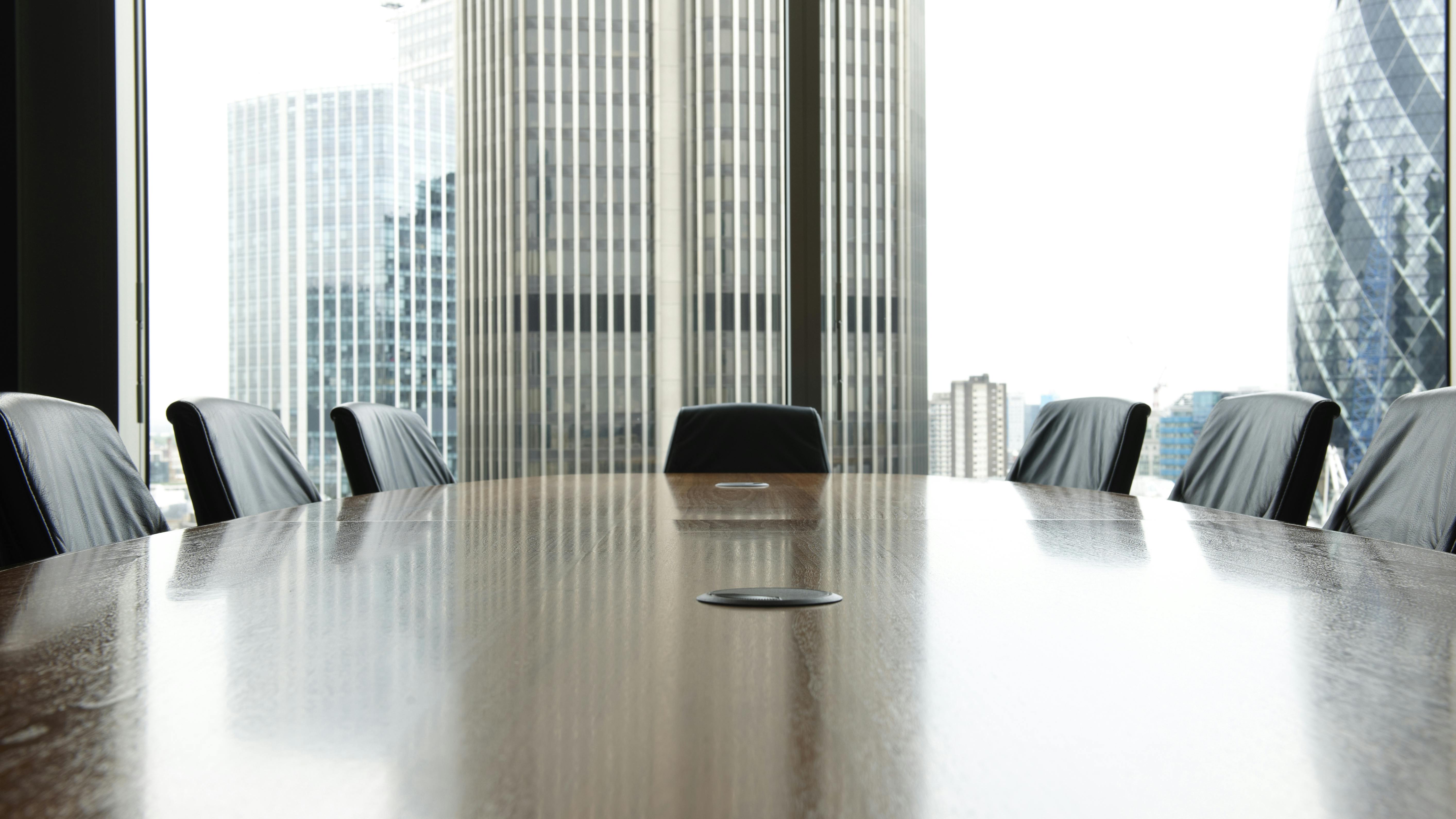 boardroom1_dreamstime